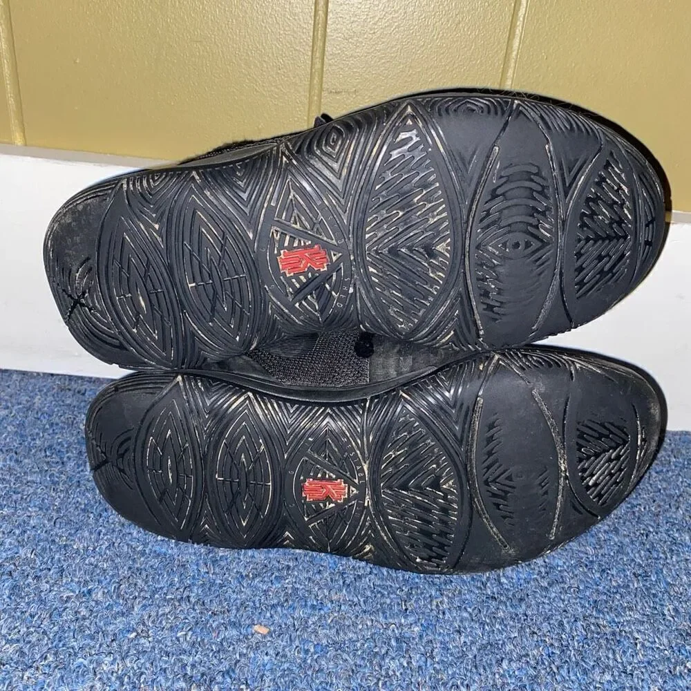 Nike Kyrie Irving youth boys 6 mid top eye tie up basketball shoes black